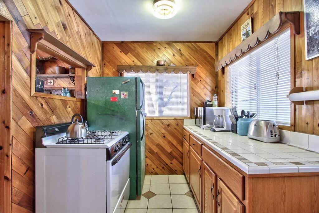 Вилла Los Osos Cozy Cabin With Private Spa And Bbq Биг Бэар Лейк Экстерьер фото