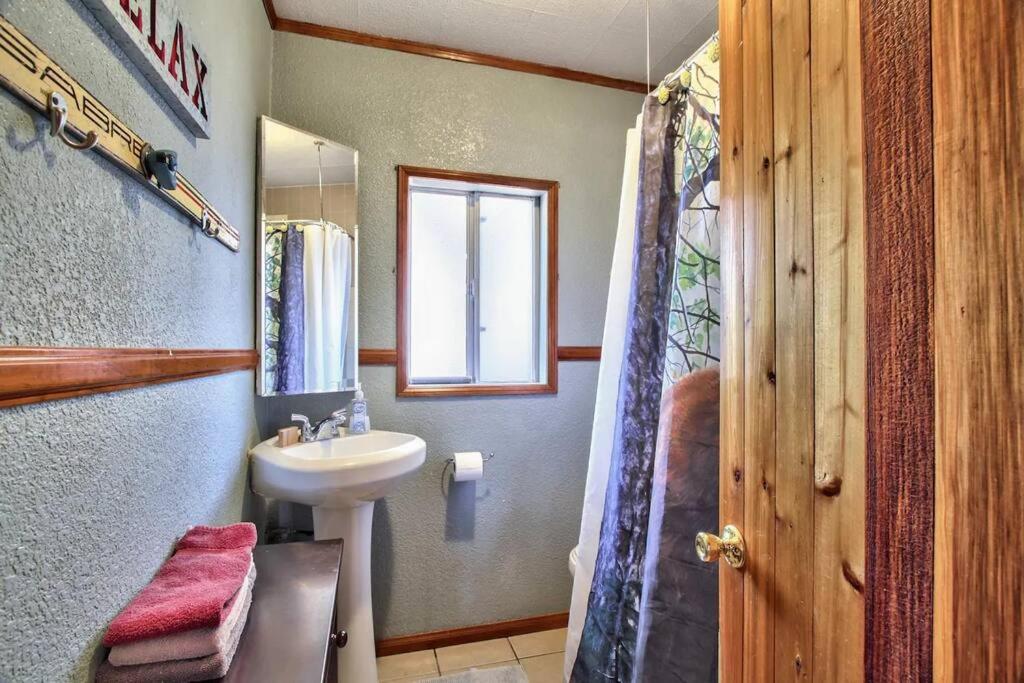 Вилла Los Osos Cozy Cabin With Private Spa And Bbq Биг Бэар Лейк Экстерьер фото