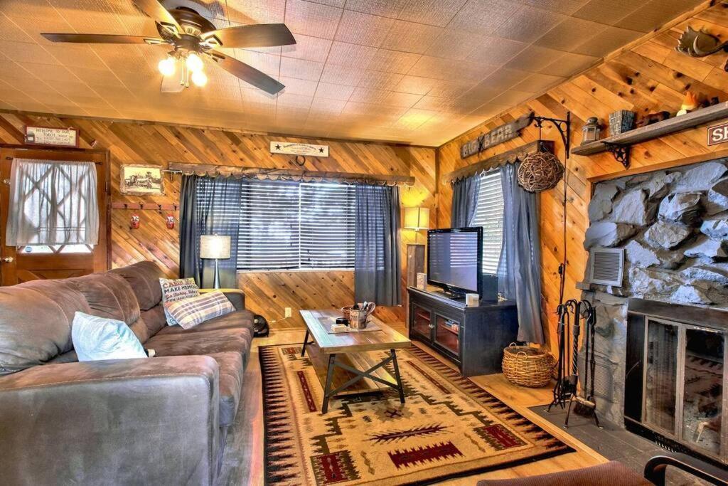 Вилла Los Osos Cozy Cabin With Private Spa And Bbq Биг Бэар Лейк Экстерьер фото
