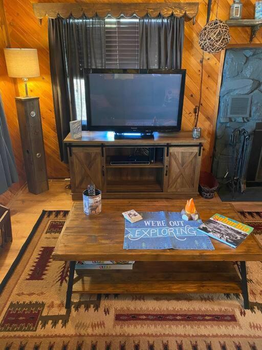 Вилла Los Osos Cozy Cabin With Private Spa And Bbq Биг Бэар Лейк Экстерьер фото
